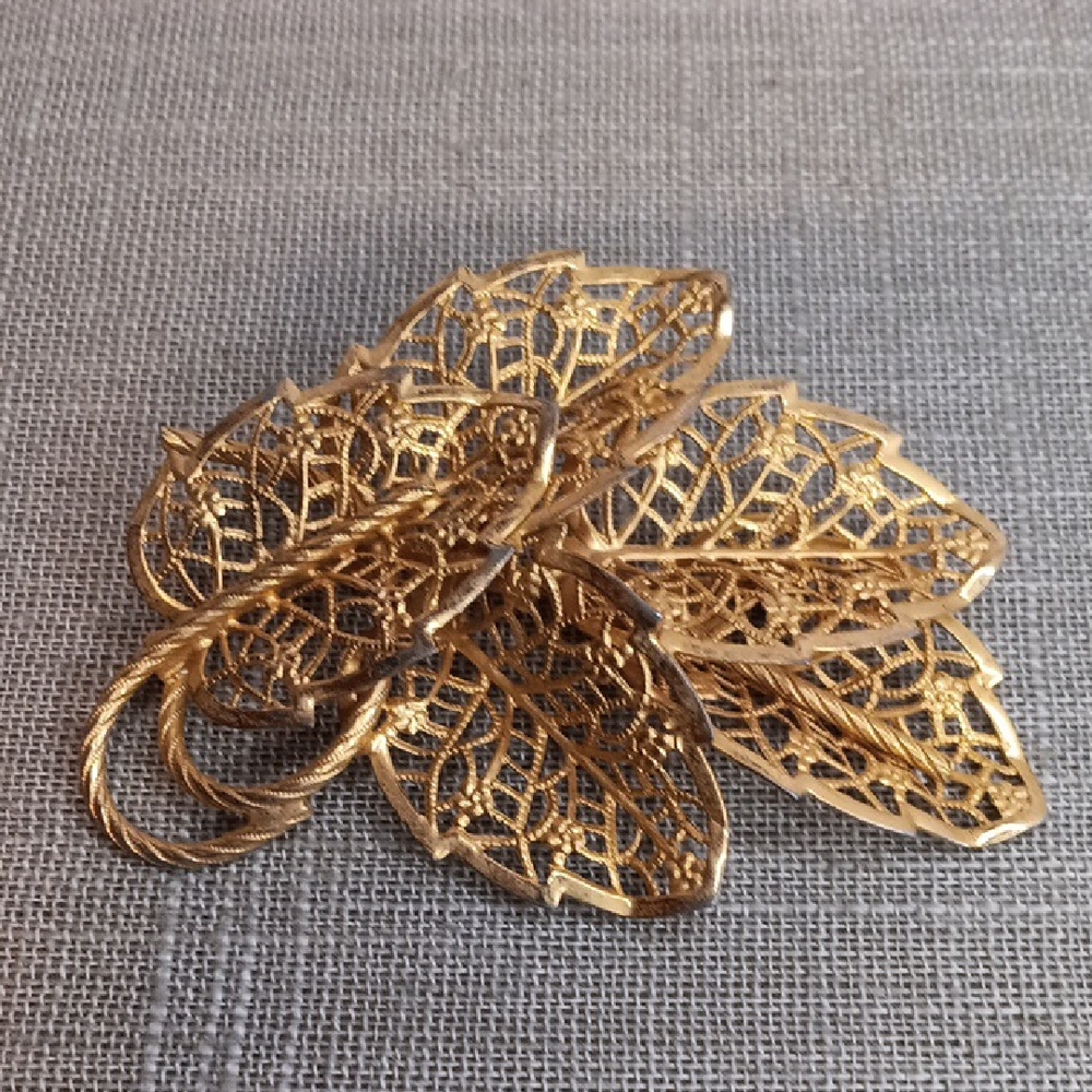 Judy Lee Gold Tone Lacy Leaves Brooch Vintage